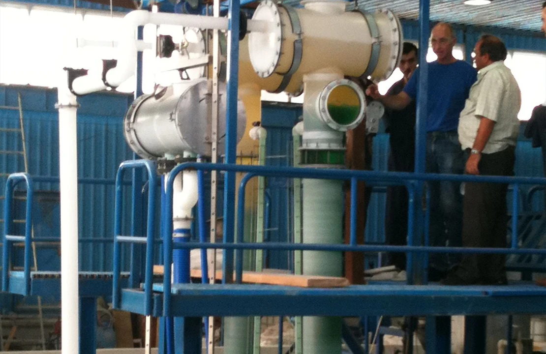 MEAB pulsating U-column close-up showing internal plate stack